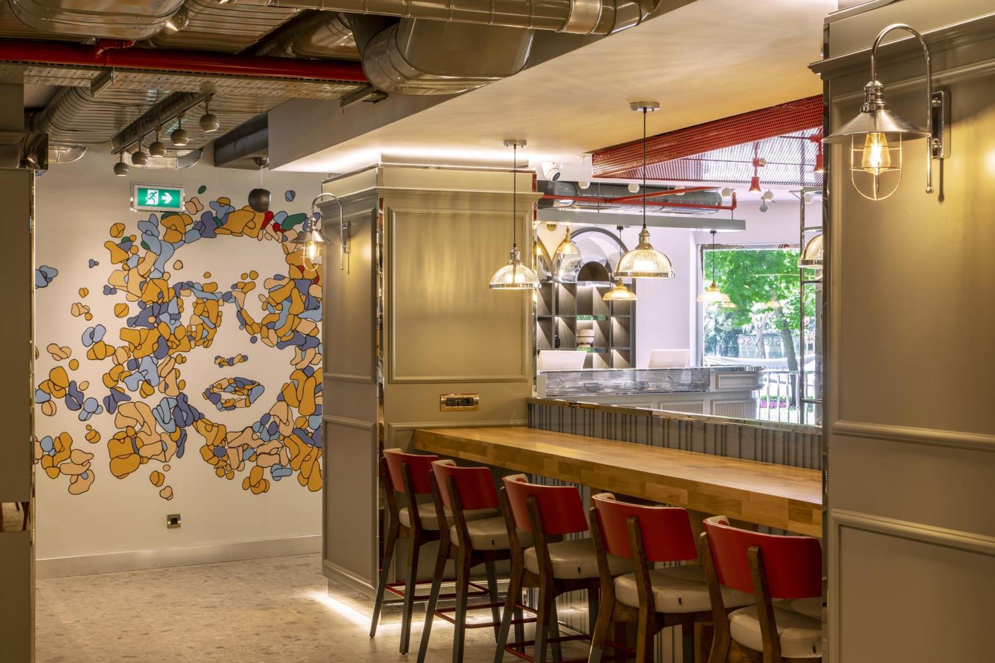 Stayso The House Hotel Istanbul Luaran gambar The interior of a Starbucks Reserve store in London